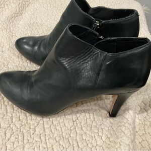 Vince Camuto Black Leather Pointed-Toe Ankle Booties